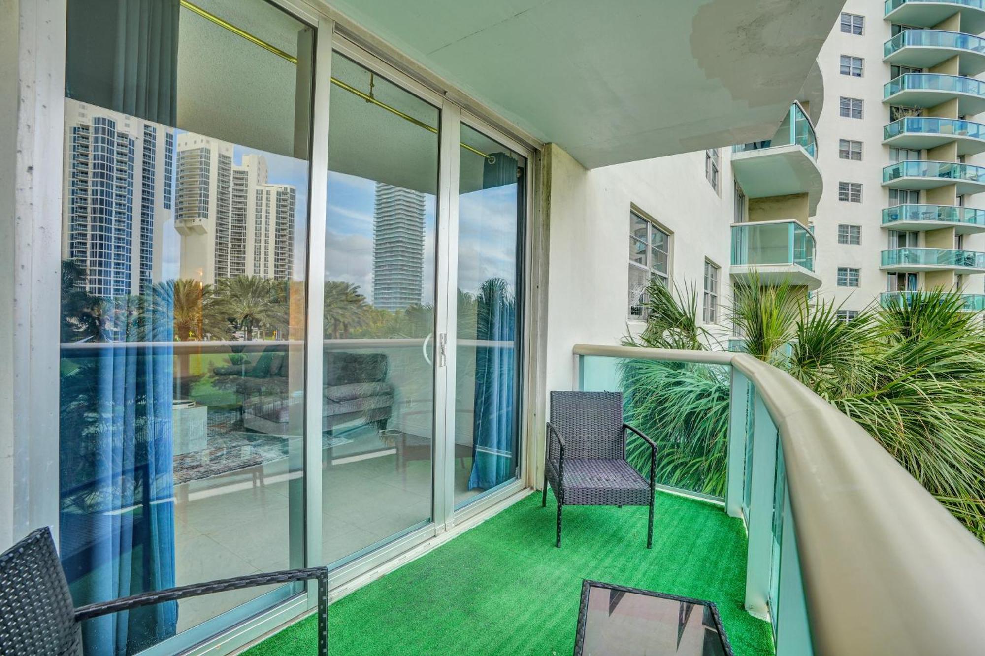 Ocean Reserve Luxury Condos Across From Sunny Isles Beach Miami Beach Exterior foto