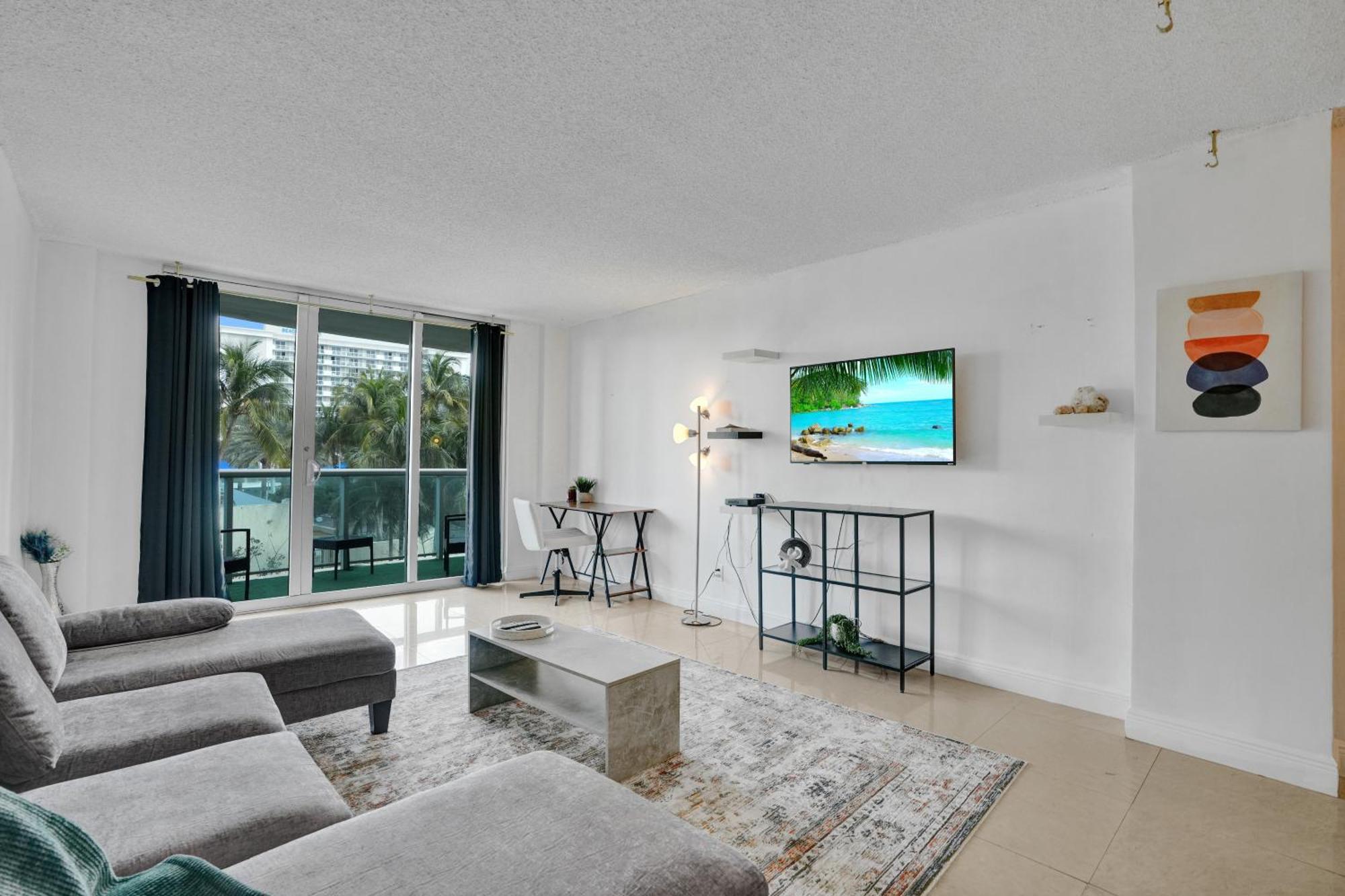 Ocean Reserve Luxury Condos Across From Sunny Isles Beach Miami Beach Exterior foto