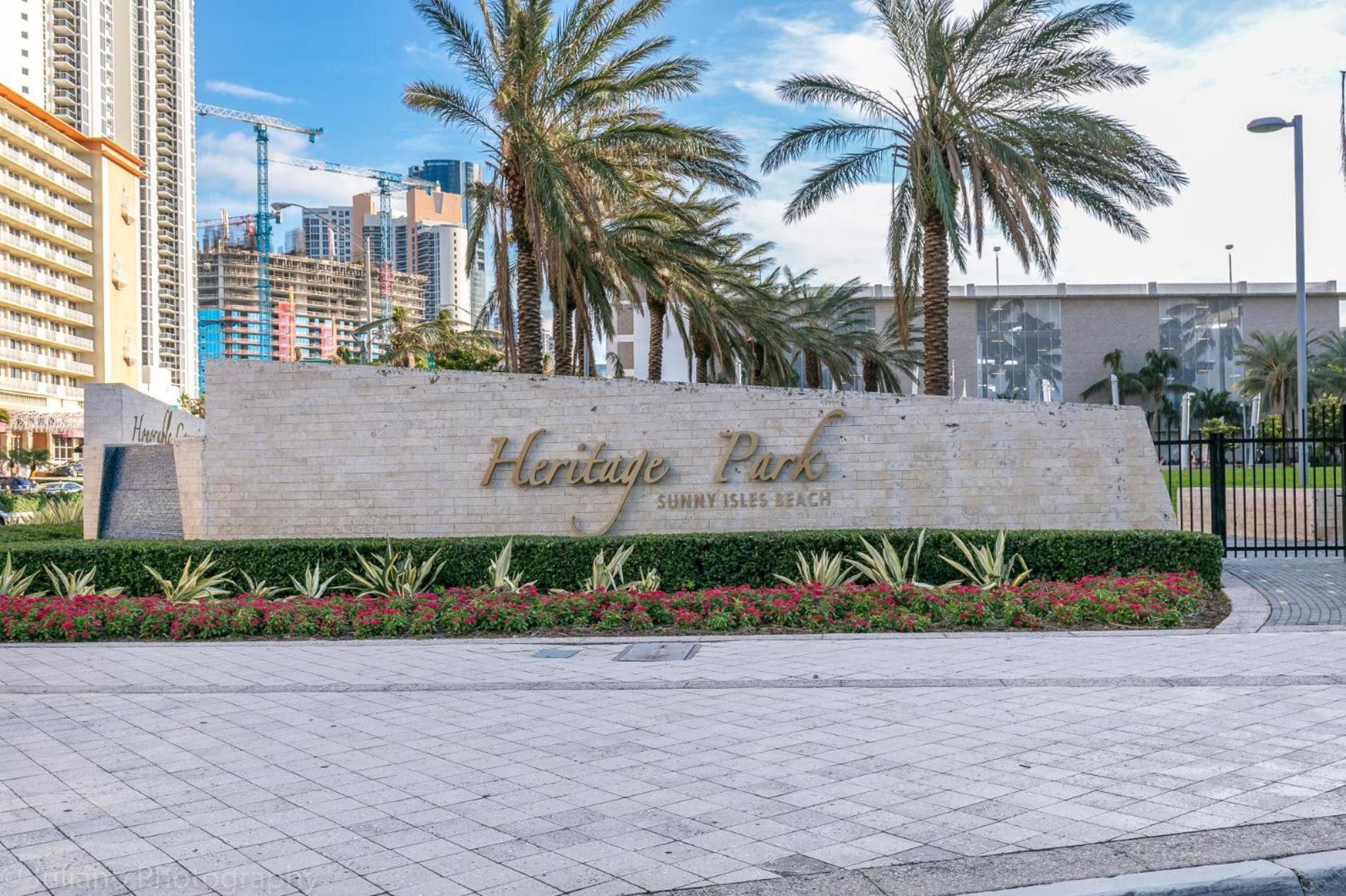 Ocean Reserve Luxury Condos Across From Sunny Isles Beach Miami Beach Exterior foto