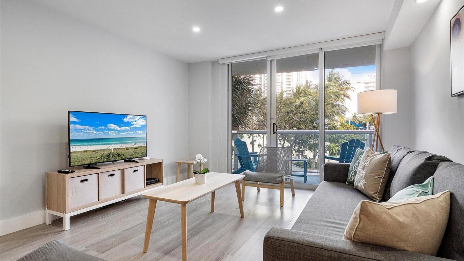 Ocean Reserve Luxury Condos Across From Sunny Isles Beach Miami Beach Exterior foto